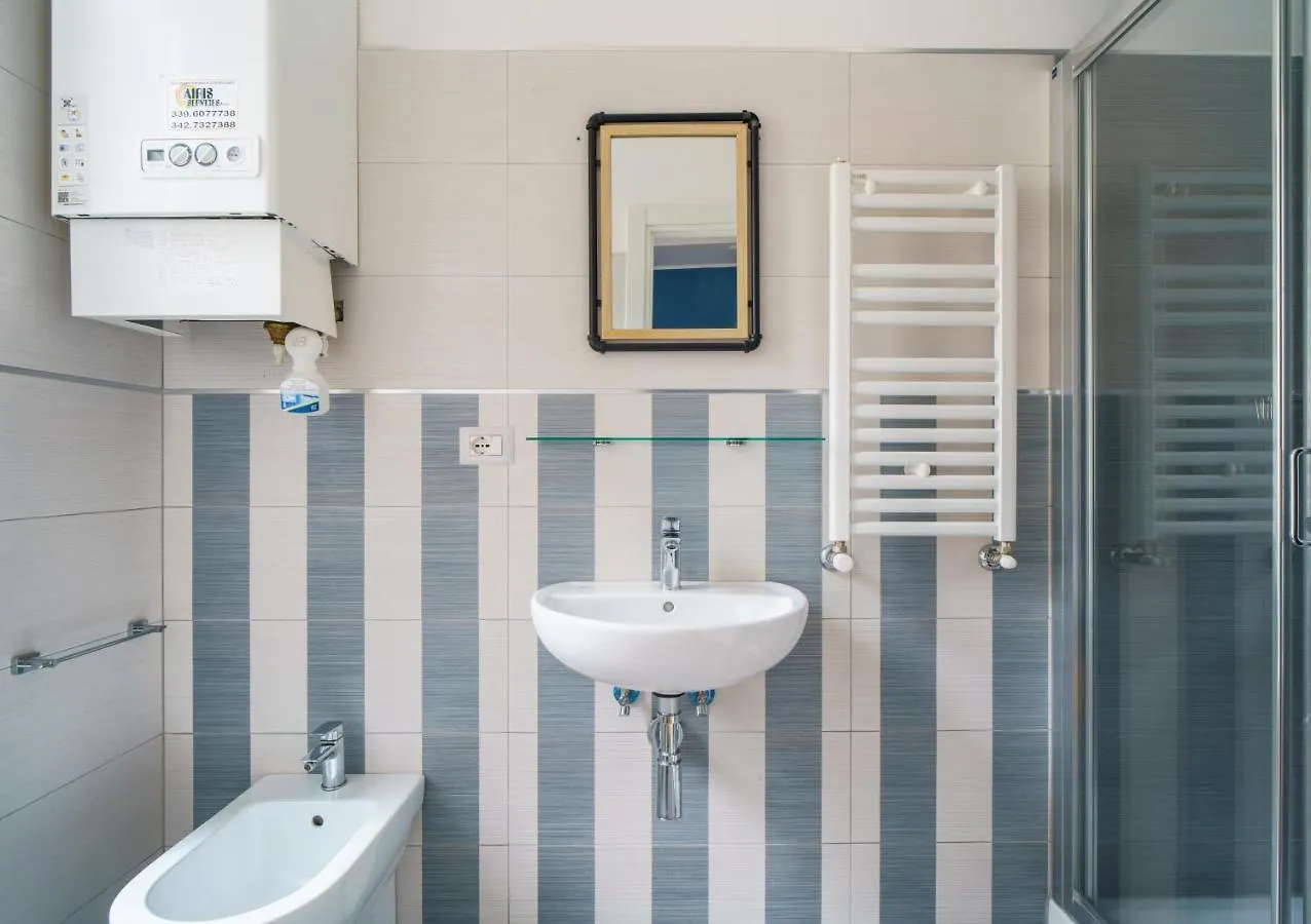 Dreamynest Quattro Cantoni - 2 Bdr Vicino Il Colosseo Rome Apartment