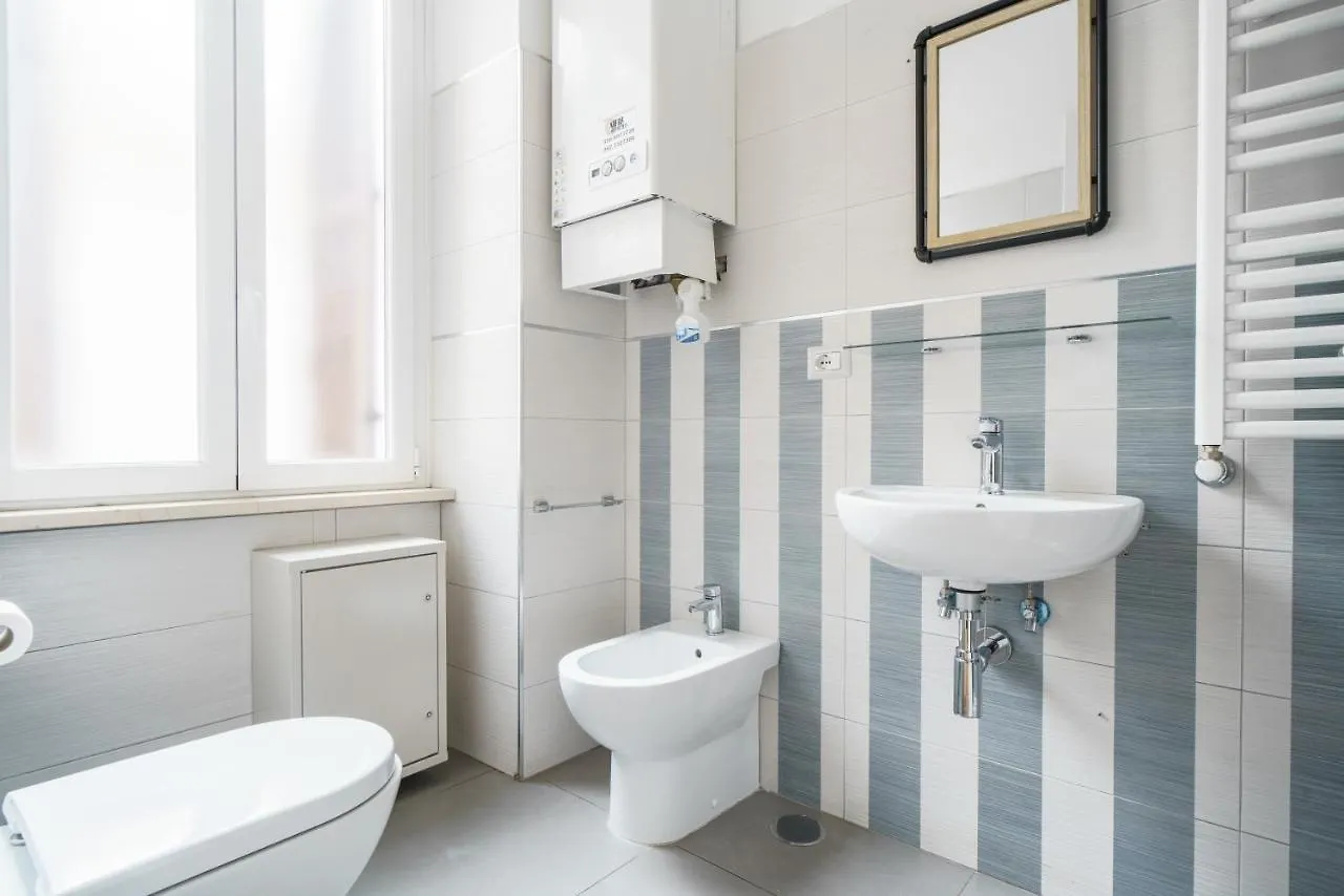 Dreamynest Quattro Cantoni - 2 Bdr Vicino Il Colosseo Rome Apartment